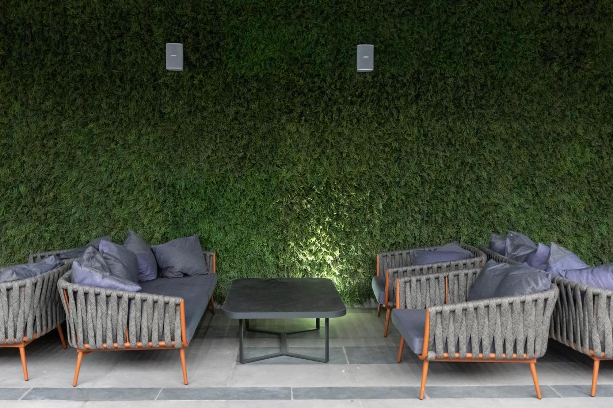 Tumbi West Palm Beach Hotel Dubai,Tapestry Collection Hilton 외부 사진