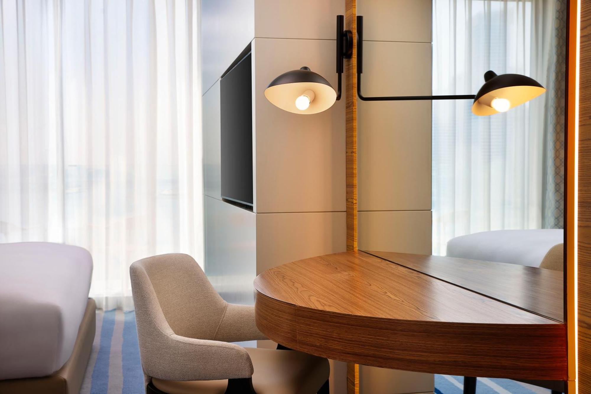 Tumbi West Palm Beach Hotel Dubai,Tapestry Collection Hilton 외부 사진