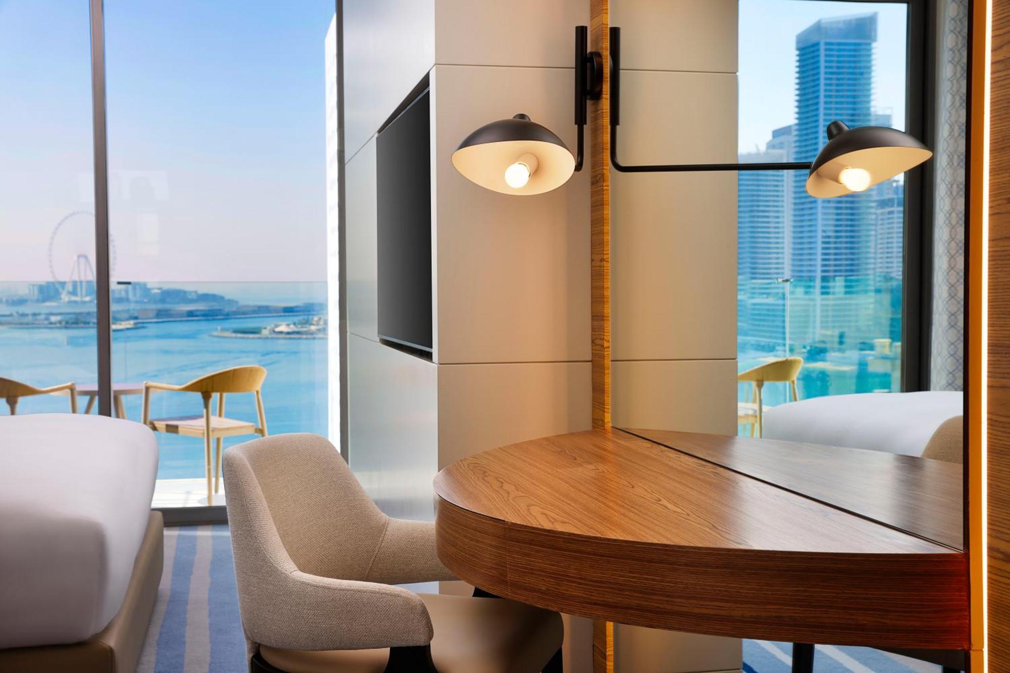 Tumbi West Palm Beach Hotel Dubai,Tapestry Collection Hilton 외부 사진