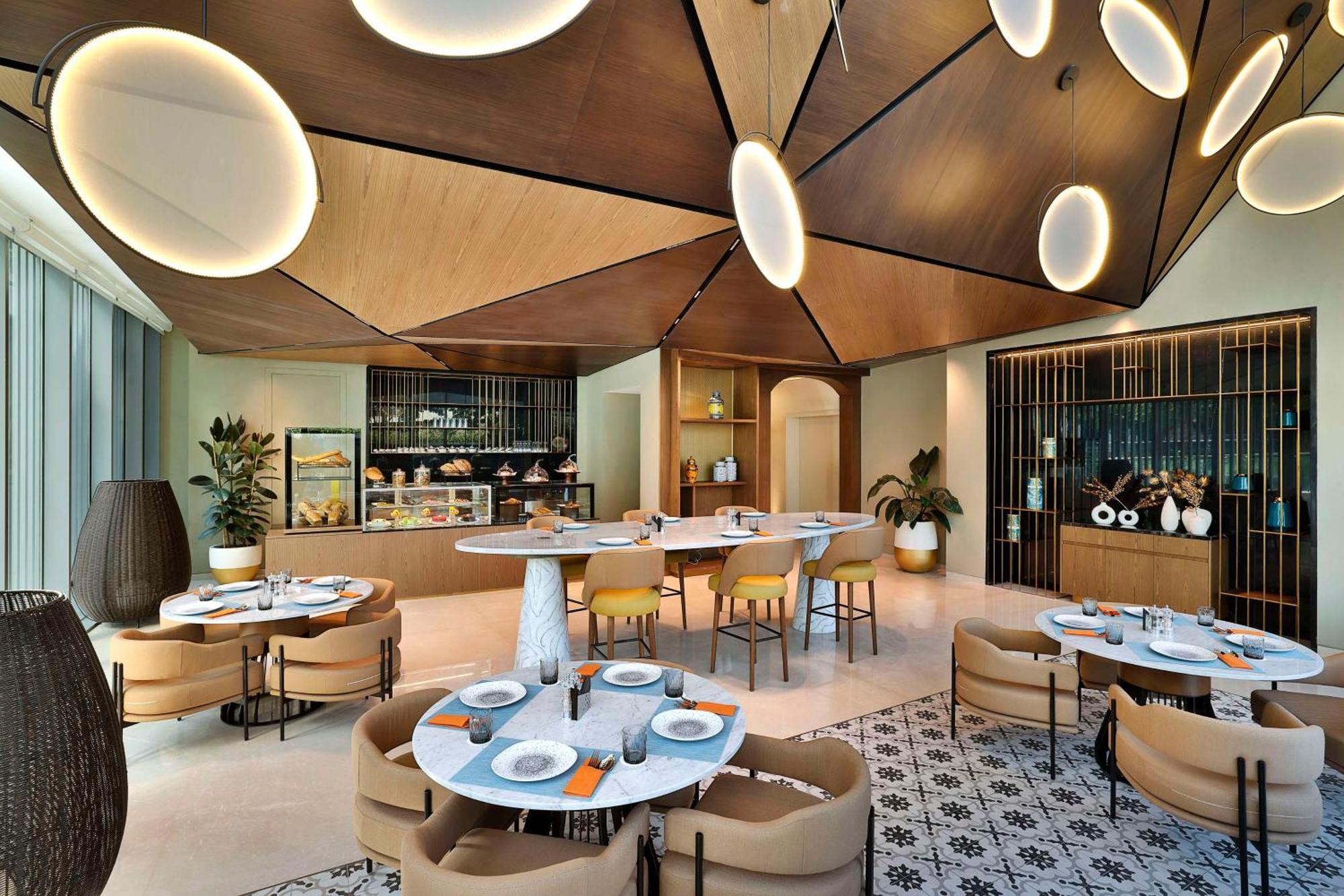Tumbi West Palm Beach Hotel Dubai,Tapestry Collection Hilton 외부 사진