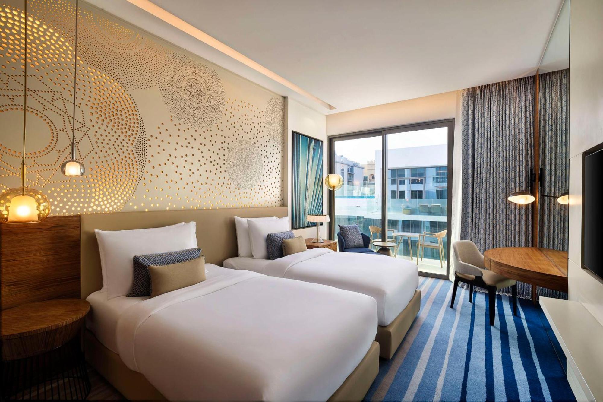 Tumbi West Palm Beach Hotel Dubai,Tapestry Collection Hilton 외부 사진