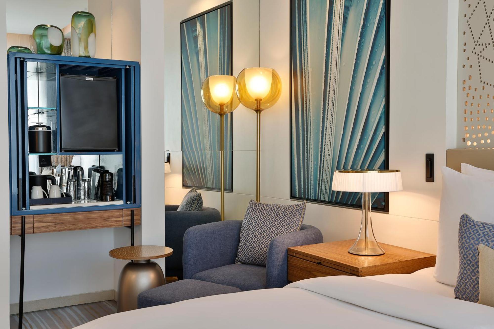 Tumbi West Palm Beach Hotel Dubai,Tapestry Collection Hilton 외부 사진